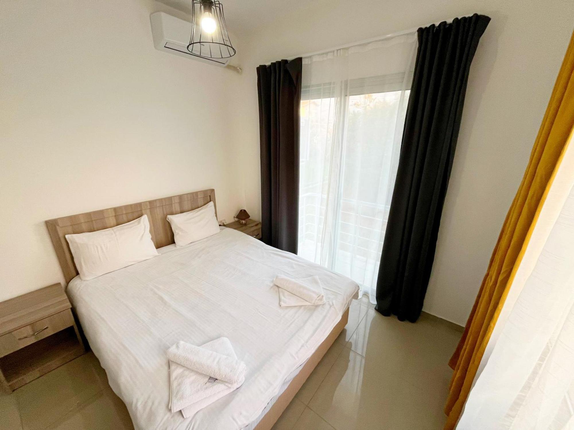 Quitet Two Bedroom Apartment With Private Garden Lukomorye D2 Karavas  Exteriör bild